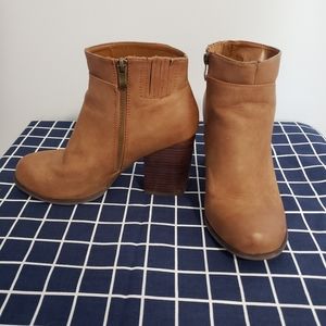 Torrid》9.5W Cognac brown heeled booties